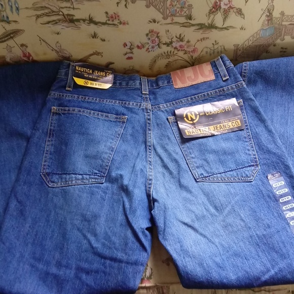 Nautica Jeans Co. Classic Fit - Picture 2 of 4